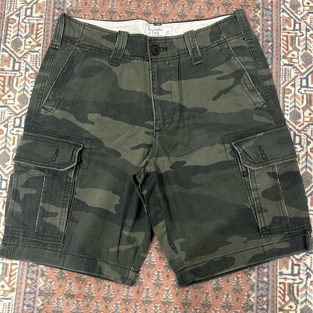 Men’s Abercrombie cargo shorts